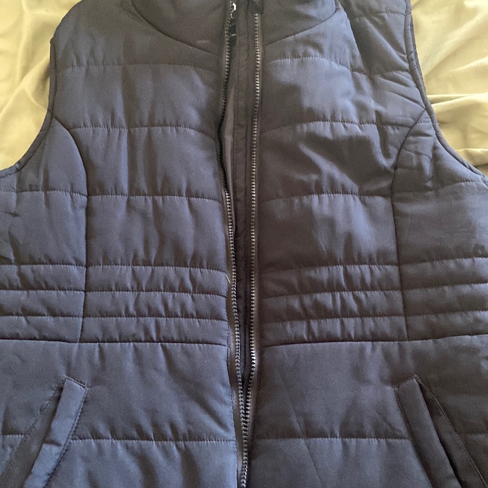 🆕️New York & company puffer vest